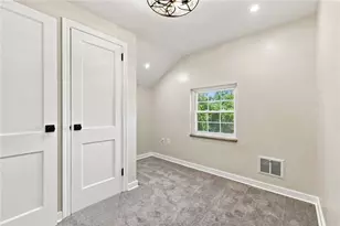 1227 Circle Dr, Pittsburgh, PA 15221 - Photo 32