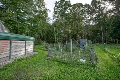 1512 Valley Rd, Green/Commdre/Prchse, PA 15724 - Photo 36