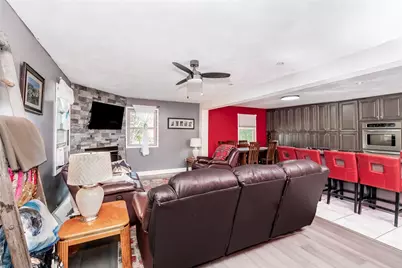 1512 Valley Rd, Green/Commdre/Prchse, PA 15724 - Photo 8