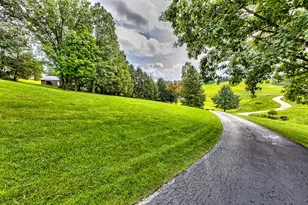 313 Patterson Ln, Belle Vernon, PA 15012 - Photo 4