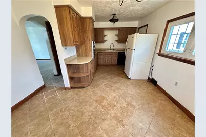 606 S 5th St, Youngwood, PA 15697 - Photo 6