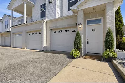 229 Adams Pointe Blvd #2, Adams Township, PA 16046 - Photo 4