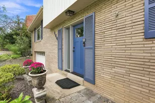 144 Sunridge Dr, Pittsburgh, PA 15234 - Photo 2