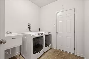7040 Berringer Ct, Moon/Crescent Twp, PA 15108 - Photo 24