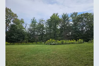 562 Woodhawk Ln, Franklin Township, PA 16001 - Photo 4