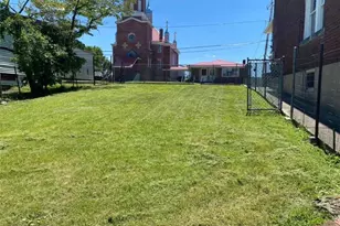 522 Patton Ave, Jeannette, PA 15644 - Photo 4
