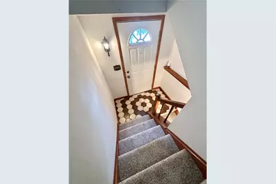 1056 Cranston Dr, Greensburg, PA 15601 - Photo 2
