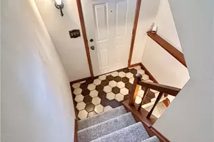 1056 Cranston Dr, Greensburg, PA 15601 - Photo 2