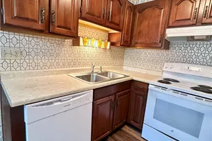 1056 Cranston Dr, Greensburg, PA 15601 - Photo 6