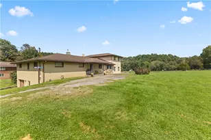 369 S Kings Creek Rd, Hanover Township, PA 15021 - Photo 2