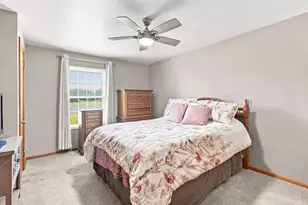 105 Louis Ct, Stowe Township, PA 15136 - Photo 12