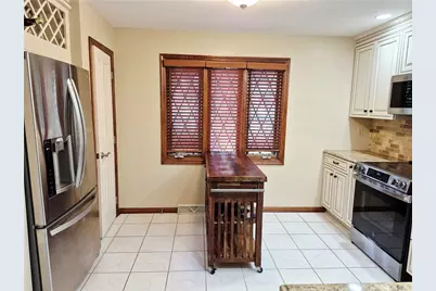 1589 Stone Mansion Dr, Pittsburgh, PA 15143 - Photo 2