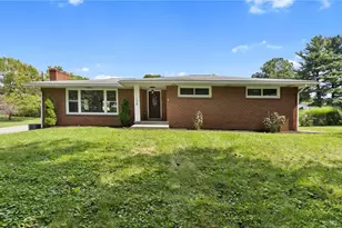 138 W Sunbury Rd, Center Township, PA 16001 - Photo 1