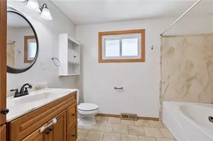 138 W Sunbury Rd, Center Township, PA 16001 - Photo 18