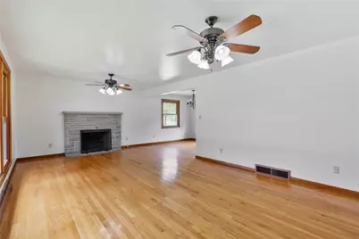 138 W Sunbury Rd, Center Township, PA 16001 - Photo 2