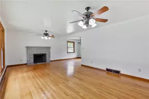 138 W Sunbury Rd, Center Township, PA 16001 - Photo 2