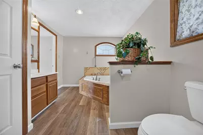 222 N Cherry Ave, Houston, PA 15342 - Photo 18