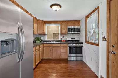 222 N Cherry Ave, Houston, PA 15342 - Photo 4