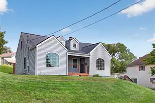 222 Cherry Ave, Houston, PA 15342 - Photo 2