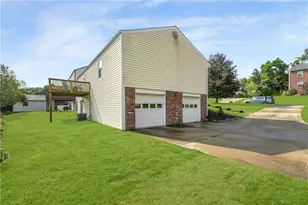 7326 Green Meadow Dr, Imperial, PA 15126 - Photo 28