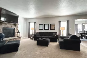 104 Riviera Dr, Ross Twp, PA 15229 - Photo 8