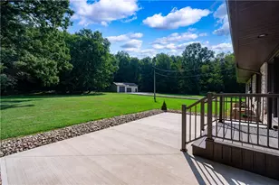 680 N Stone Base Rd, East Lackawannock Township, PA 16137 - Photo 8