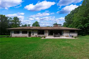 680 N Stone Base Rd, East Lackawannock Township, PA 16137 - Photo 4