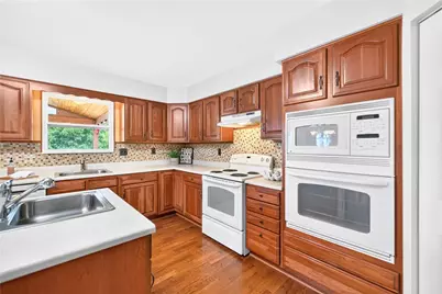 505 Blue Ridge Dr, Moon/Crescent Twp, PA 15108 - Photo 10