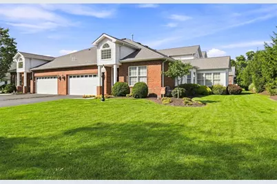 3703 Senate Ct, Adams Township, PA 16059 - Photo 4