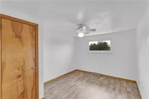 404 Broad St, Derry Boro, PA 15627 - Photo 16