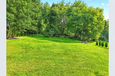 29 Lakeview Dr, Carroll Twp, PA 15063 - Photo 10