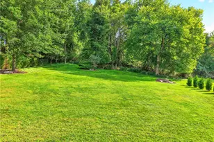 29 Lakeview Dr, Carroll Twp, PA 15063 - Photo 10