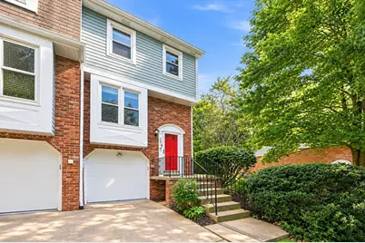 109 Spruce Court, Ross Twp, PA 15229 - Photo 2