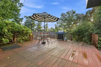 136 Fairfax Rd, Pittsburgh, PA 15221 - Photo 12