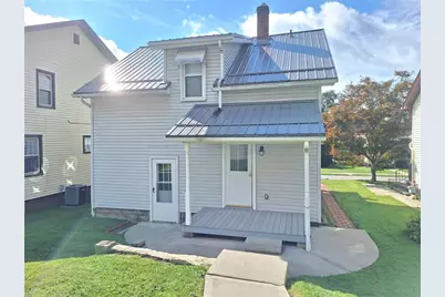 712 Line Ave, Ellwood City, PA 16117 - Photo 10
