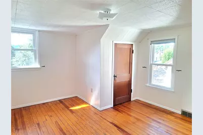 712 Line Ave, Ellwood City, PA 16117 - Photo 6