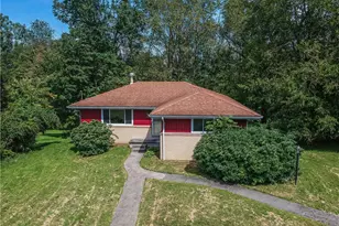 194 Woodridge Dr, Brighton Township, PA 15009 - Photo 2