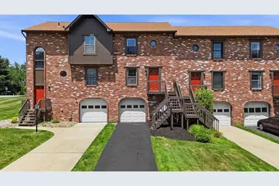 602 Sunset Circle, Cranberry Township, PA 16066 - Photo 2