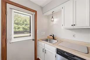 602 Sunset Cir, Cranberry Township, PA 16066 - Photo 12