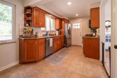 131 E Bruceton Rd, Pittsburgh, PA 15236 - Photo 12