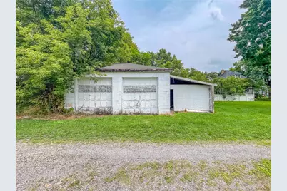 309 Phillips St, New Castle, PA 16101 - Photo 6