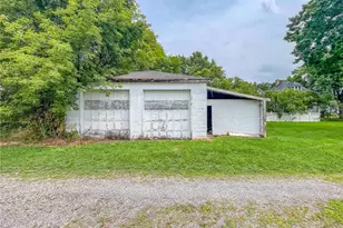 309 Phillips St, New Castle, PA 16101 - Photo 6