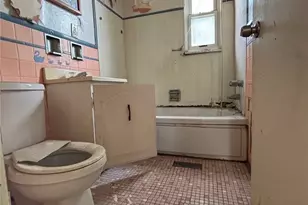 2526 Bedford Ave, Pittsburgh, PA 15219 - Photo 12