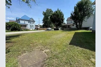 113 Washington Ave, Connellsville, PA 15425 - Photo 2