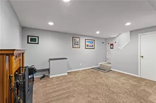 14 Fawnvue Dr, Robinson Twp, PA 15136 - Photo 24