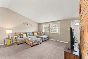 14 Fawnvue Dr, Robinson Twp, PA 15136 - Photo 4