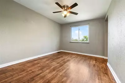 8106 Chaske St, Pittsburgh, PA 15147 - Photo 6