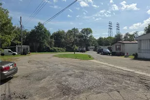 1 Bradbury Dr, South Heights, PA 15081 - Photo 2