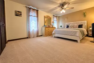 608 Maplewood Ct, Ross Twp, PA 15237 - Photo 2