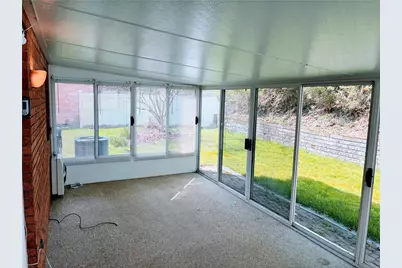 5176 Janie Dr, Pittsburgh, PA 15227 - Photo 4